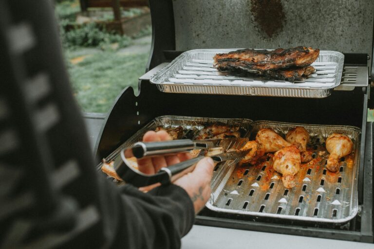 Jaki grill gazowy Weber wybrać do ogrodu?