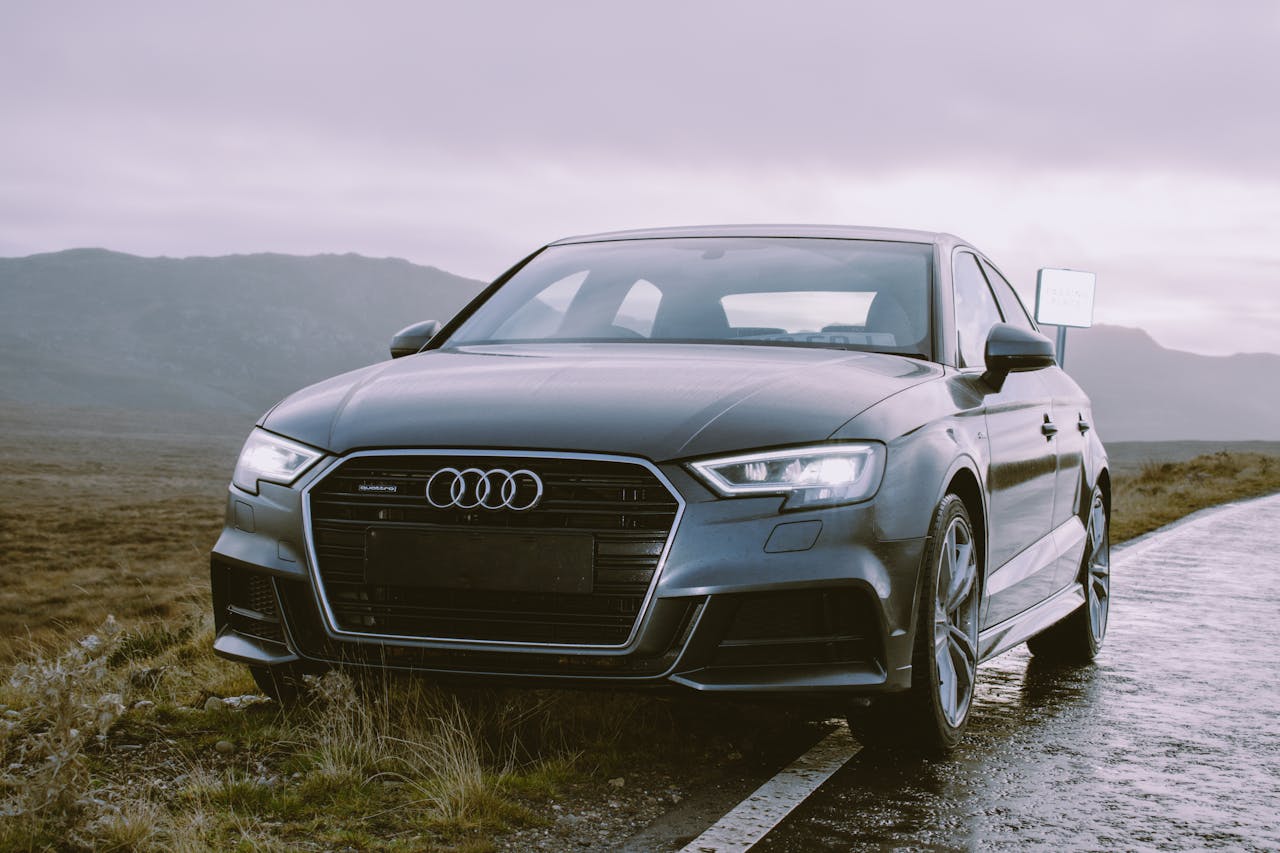 Audi: Gdy Zawieszenie Prosi o Pomoc – Jak Regeneracja Amortyzatorów Przywraca Legendarny Komfort i Bezpieczeństwo?